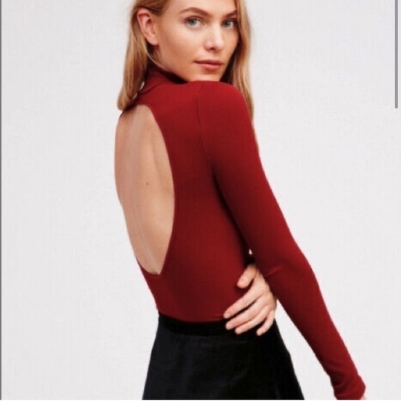 NWT Free People Wine Long Sleeve Open Back Mock Neck Top Size Medium/Large - Picture 1 of 12
